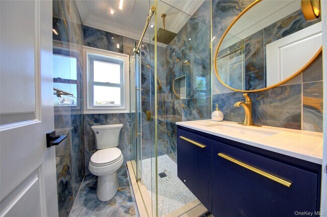 Building Photo - 16 Roosevelt Ave