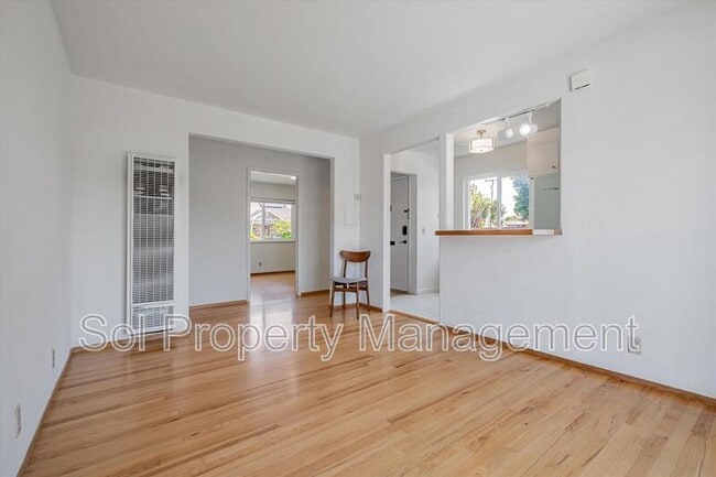 Building Photo - 515 Cayuga St