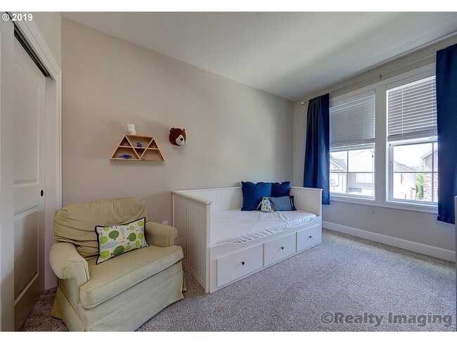 Building Photo - FOR RENT UNFURNISHED: Beautifully maintained 2015 Noyes-built home, 5 bed, 3 bath, 2 car garage w...