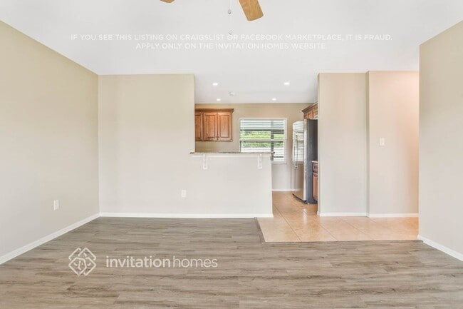 Building Photo - 10582 Jane Eyre Dr