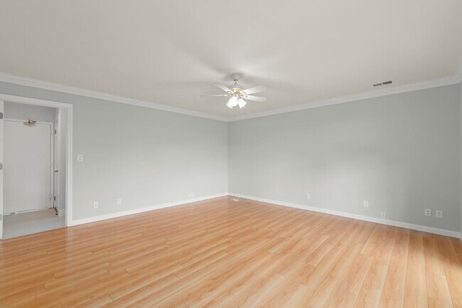 Building Photo - 6 Grand Cove Way