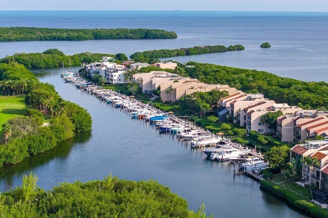 Building Photo - 6204 Paradise Point Dr