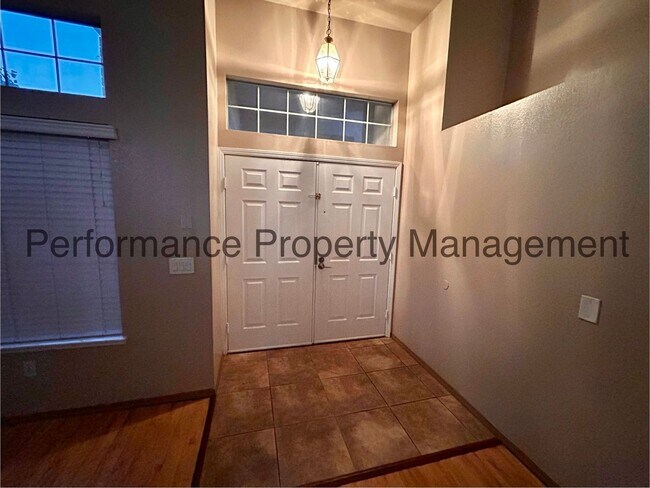 Building Photo - Stunning 4 Bed/3 Bath Home in SW Bakersfield w/ RBP & $0 Deposit Option