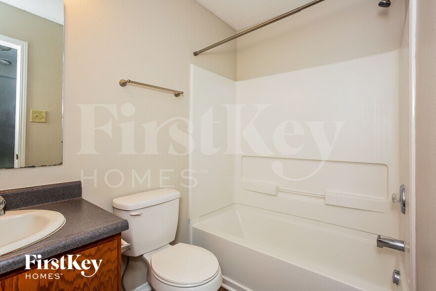 Building Photo - 12205 Lindley Dr