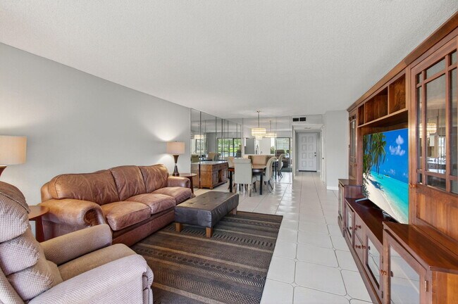 Building Photo - 7340 Amberly Ln