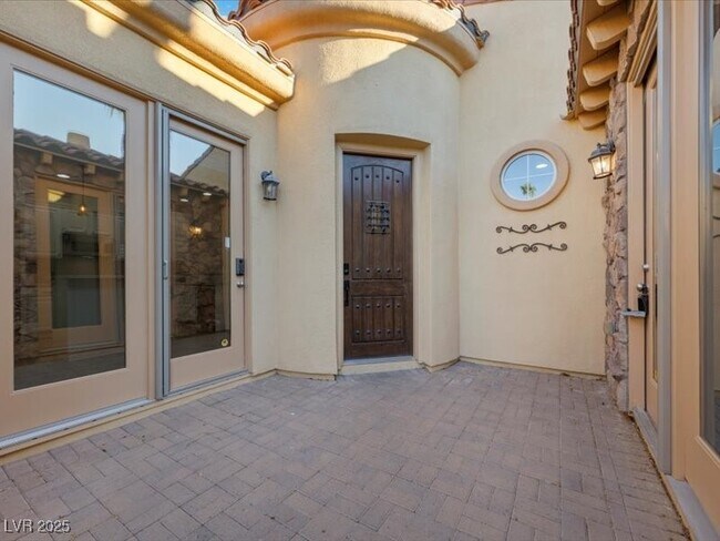 Building Photo - 1159 Calcione Dr