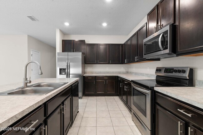 Building Photo - 5556 Kellar Cir