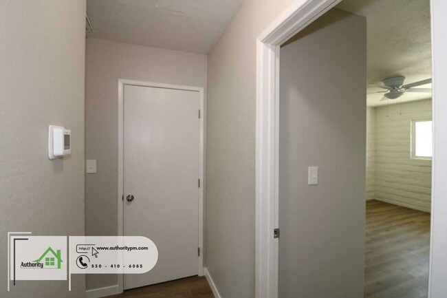 Building Photo - 1105 Olive Ave