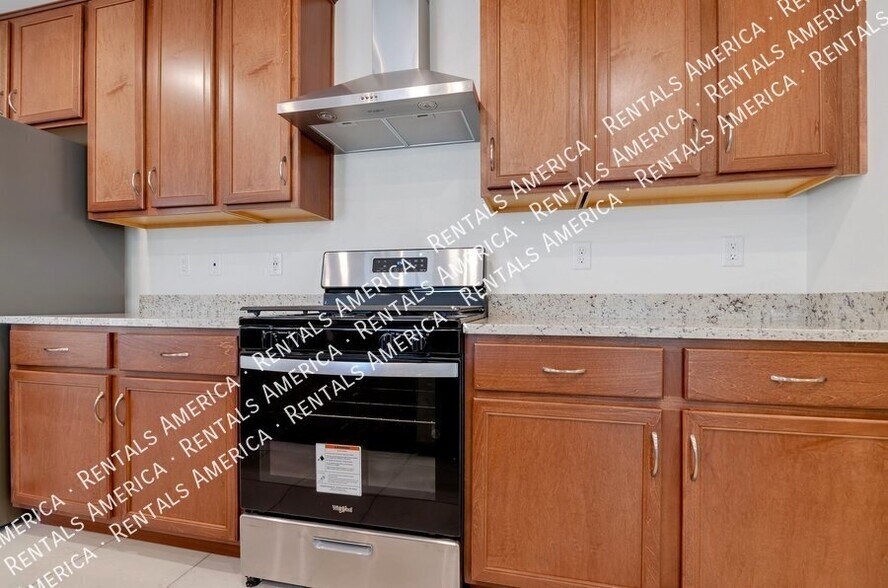 Building Photo - 9221 N Peridot Vis Ave