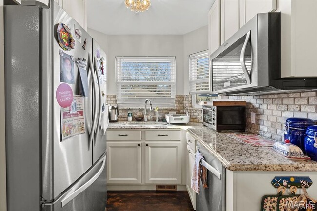 Building Photo - 712 Oak Hollow Ct