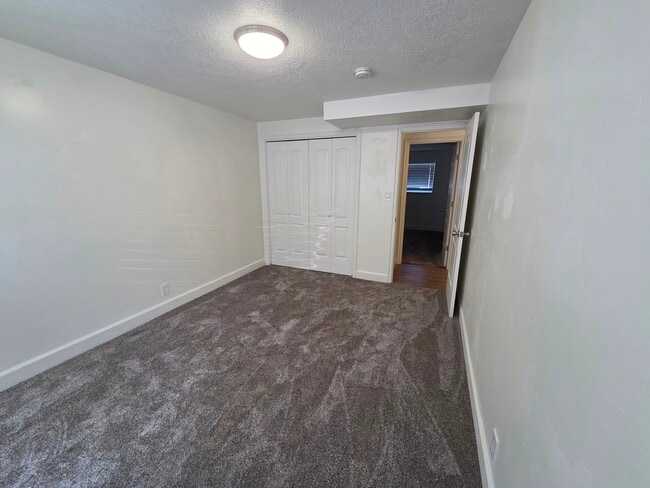 Building Photo - PRV