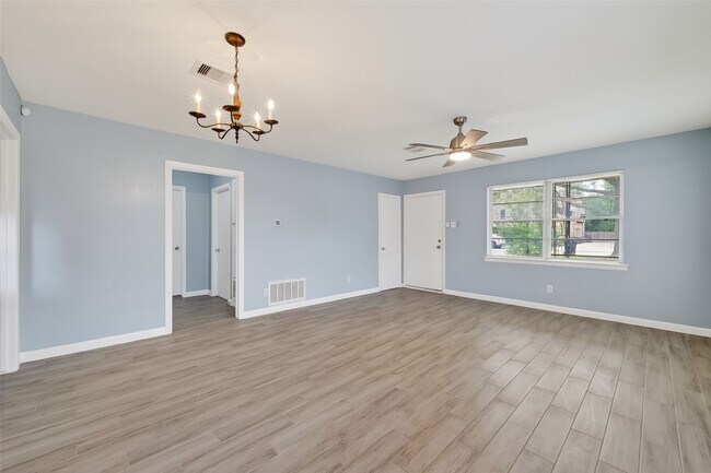 Building Photo - 3428 Bradford St