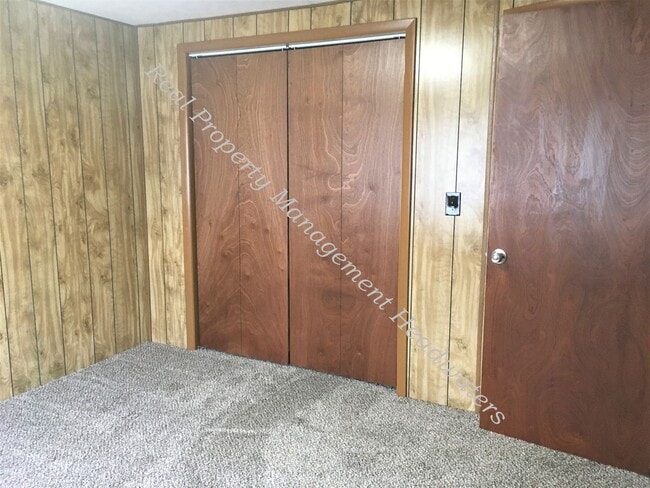 Building Photo - 299 Cottonwood Rd