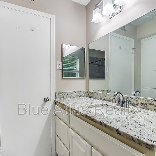 Building Photo - 3903 Hawthorne Ave