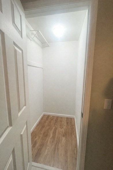 Building Photo - 2891 Canyon Crest Dr