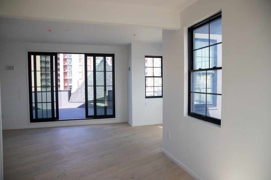Building Photo - 1451 Maryland Ave NE
