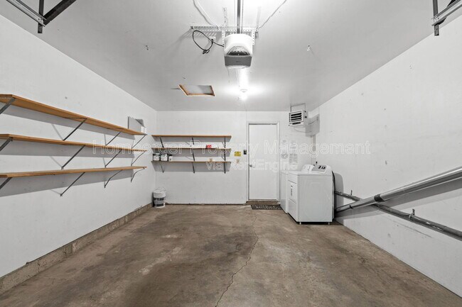 Building Photo - 3816 S Bowdish Rd
