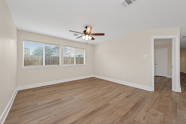 Building Photo - 21090 Alden's Oak