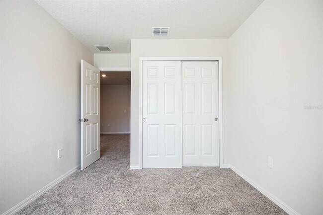 Building Photo - 425 Legacy Lp