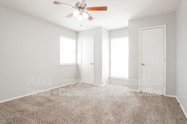 Building Photo - 329 Beaumont Dr