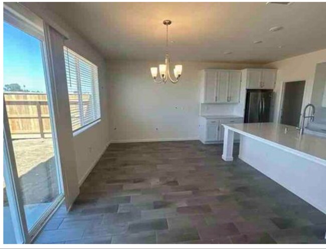 Building Photo - 6684 E Oslin Ave