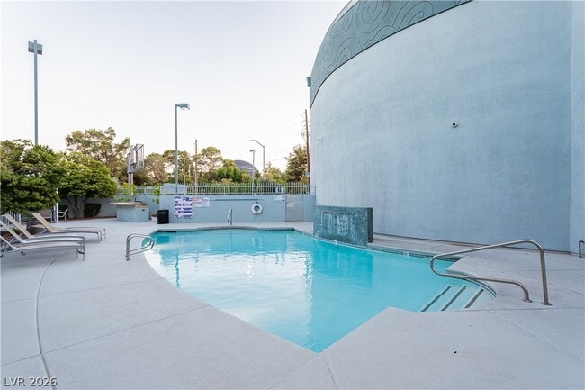 Building Photo - 360 E Desert Inn Rd