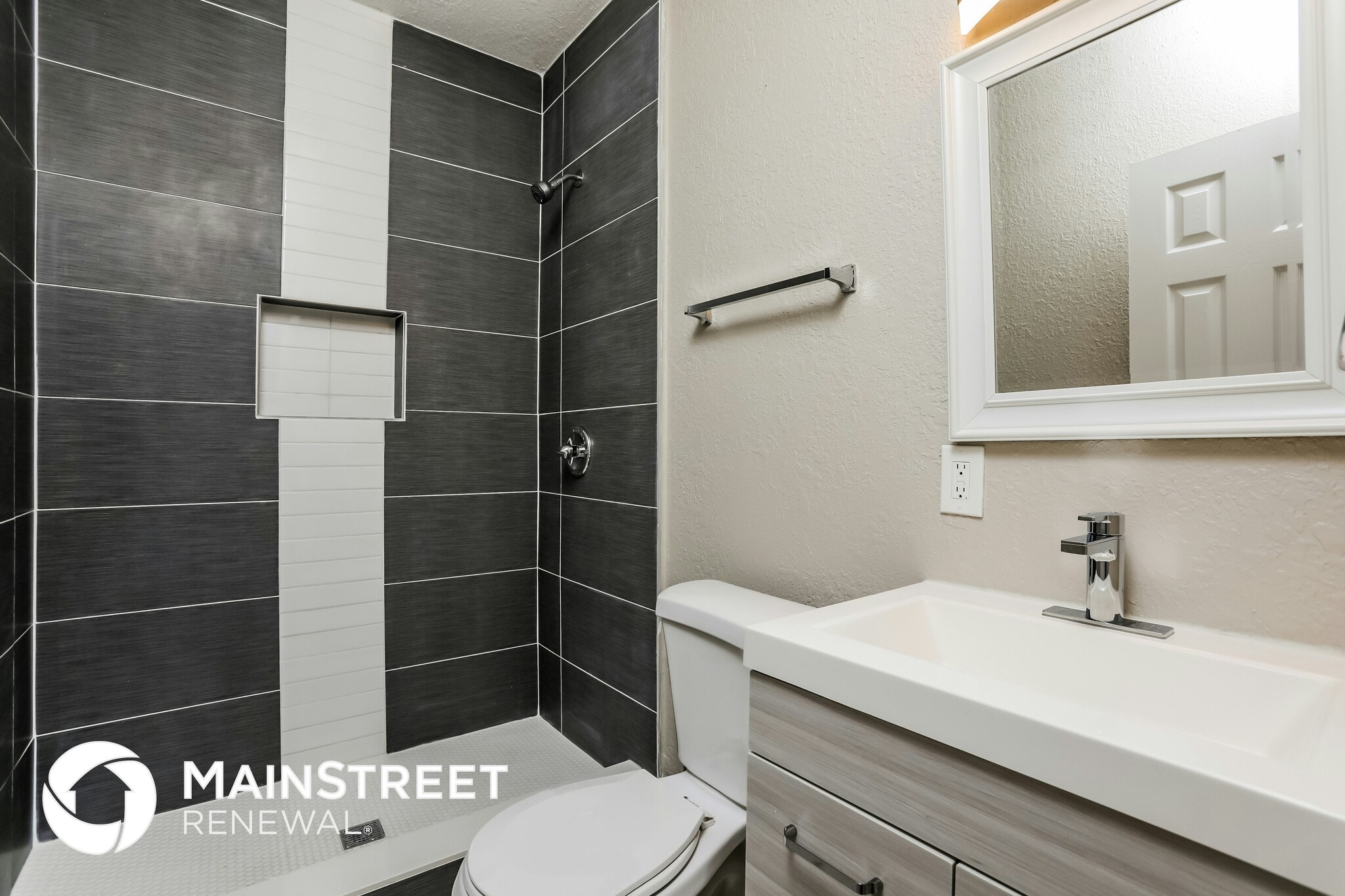 Building Photo - 1475 Daroca Dr