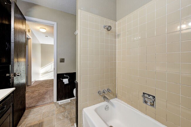 Building Photo - 4703 NW 63rd St
