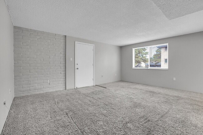 Building Photo - $1,650.00 - HALF OFF First Month's Rent - 3 Bedrooms, 2 Bathrooms, Condo in Lakewood with Onsite ...