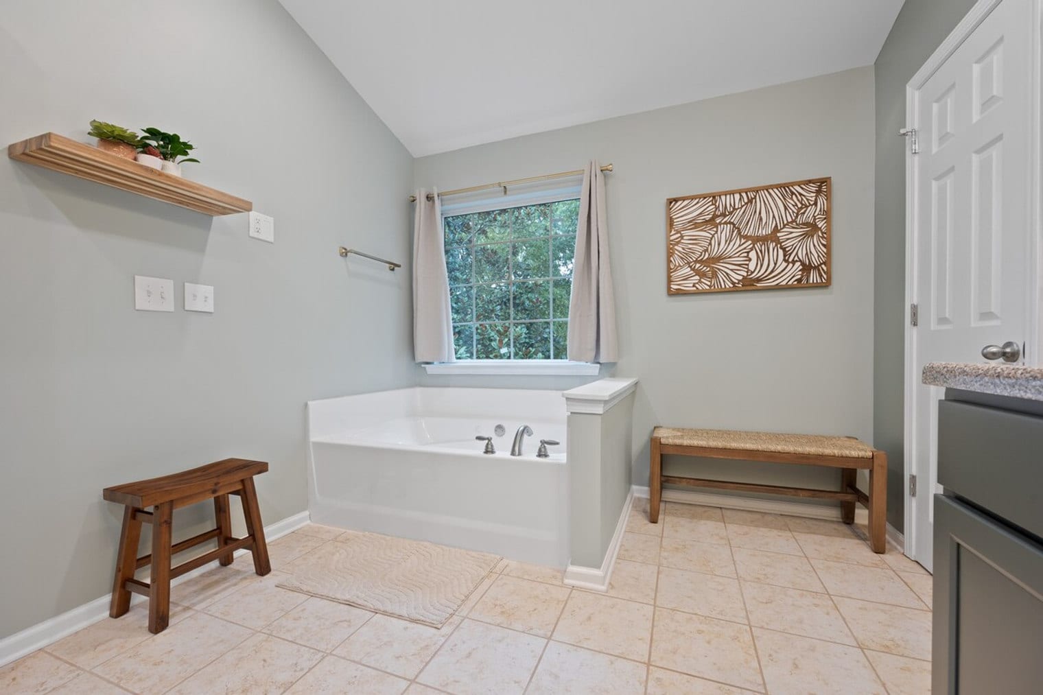 Building Photo - 13581 Weycroft Cir
