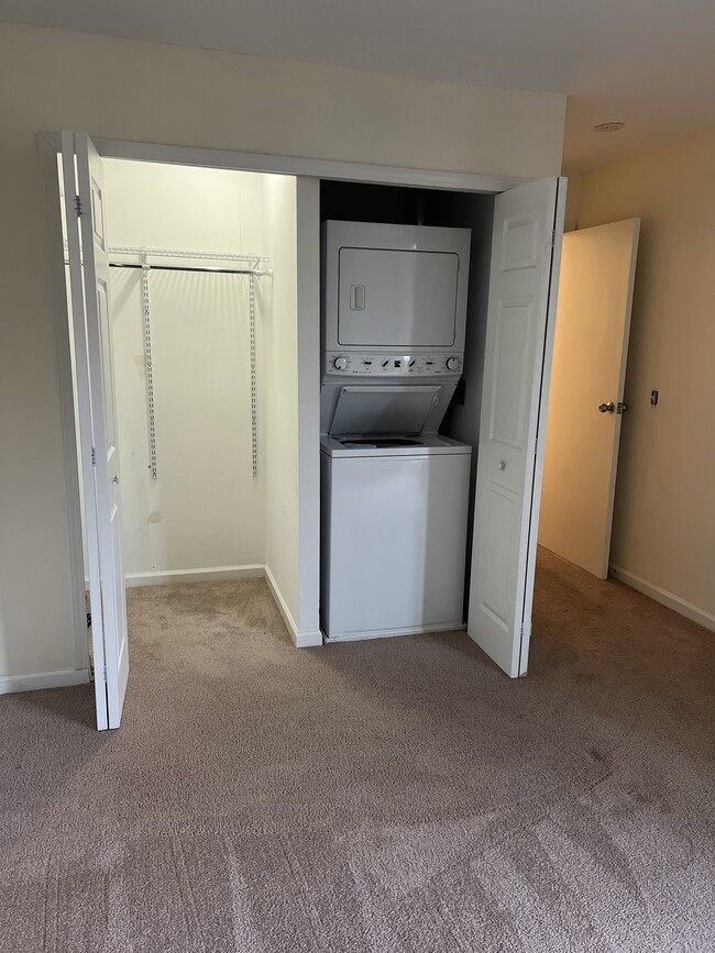 In-unit laundry (in bedroom) - 5950 Oakwood Dr