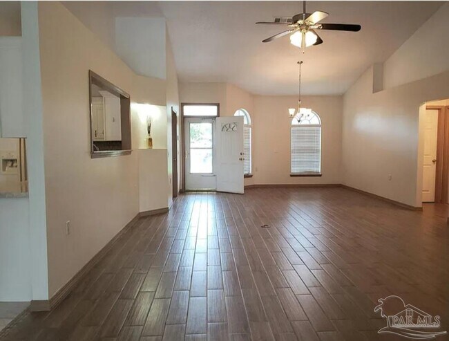 Building Photo - 1007 W Government St