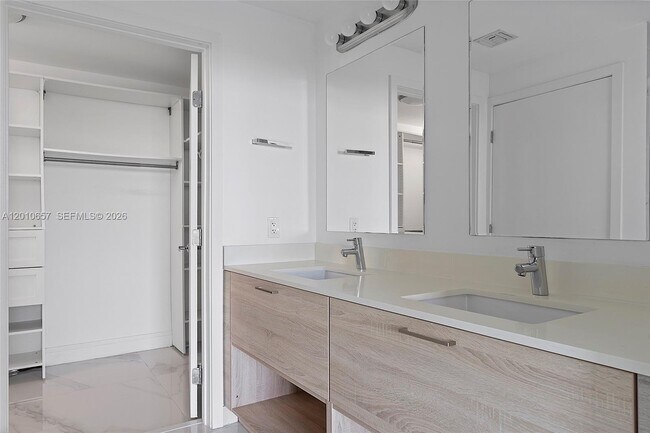 Building Photo - 16385 Biscayne Blvd