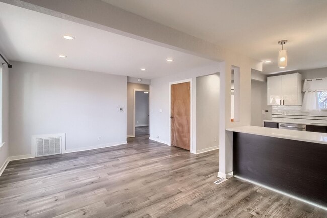 Building Photo - Modern Elegance in Denver: Recently Renovated 2BR/1BA Gem with Detached Garage and Fenced Yard!