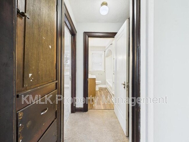 Building Photo - 916 Peckham St