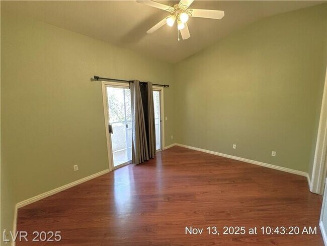 Building Photo - GORGEOUS 2nd FLOOR UNIT IN DESIRABLE GATED...