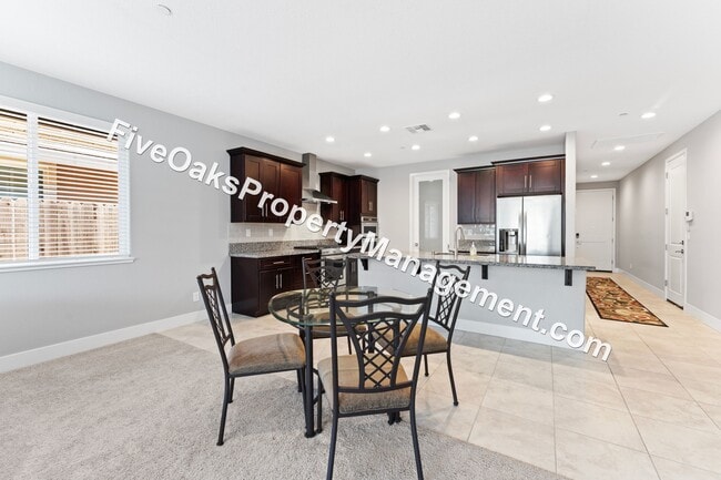 Building Photo - 571 Willow Ridge Ct