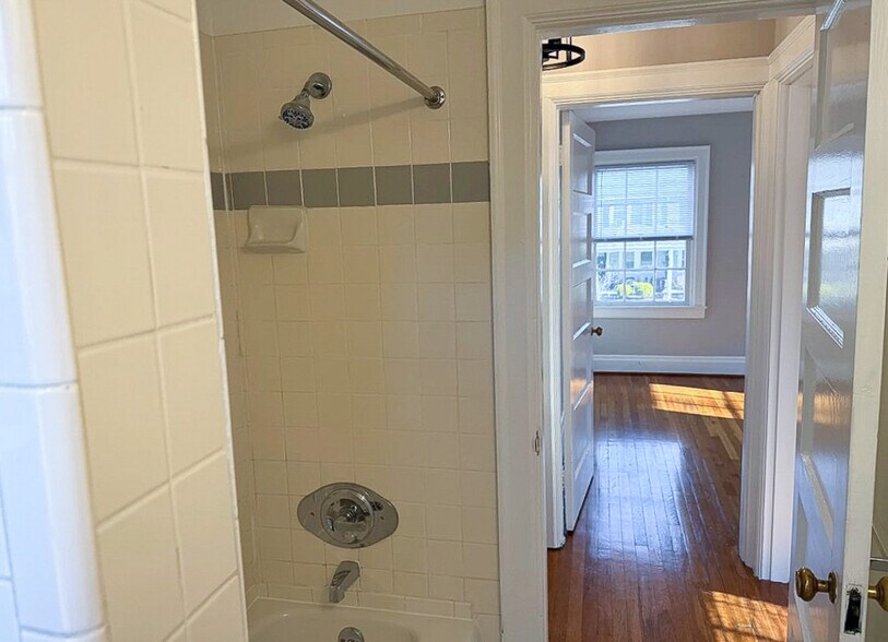 Building Photo - 3919 Beech St