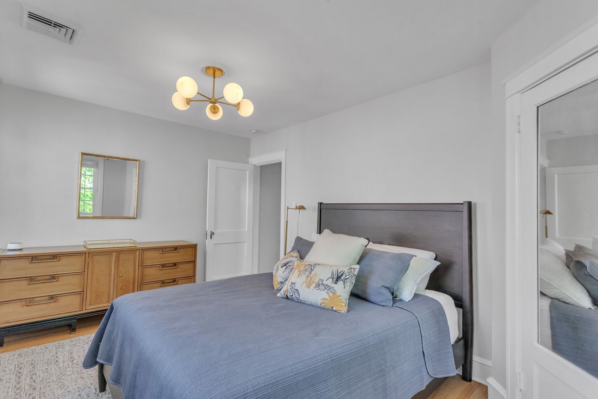 Bedroom #3 with Queen Bed, bureau and 3 windows. - 2314 Bryn Mawr Ave