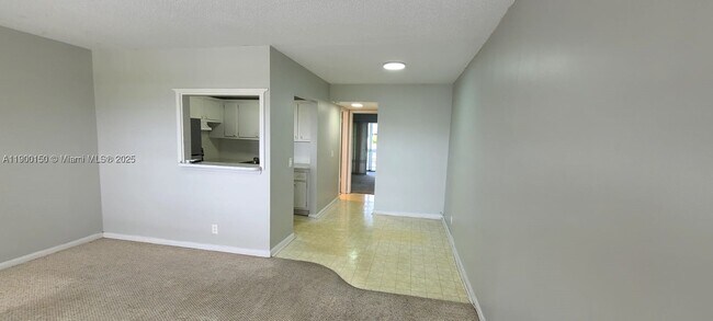 Building Photo - 92 Berkshire D