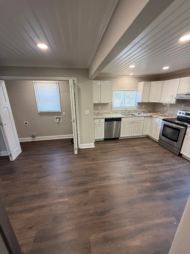 Building Photo - 809 Third Ave