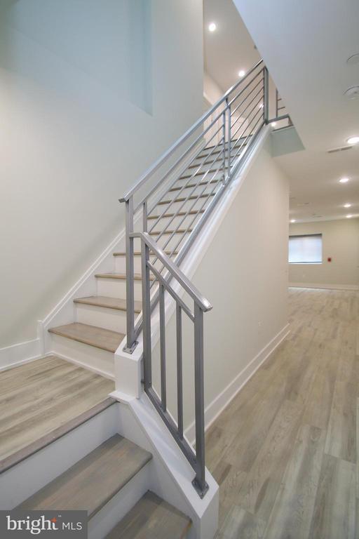 Building Photo - 3718 Haverford Ave