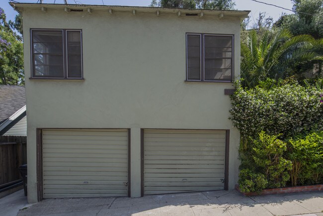 Private garage under front house - 6122 Glen Tower St