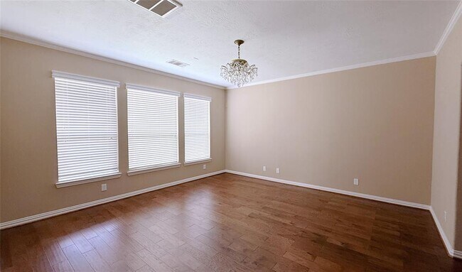 Building Photo - 2311 Blue Jay Ln