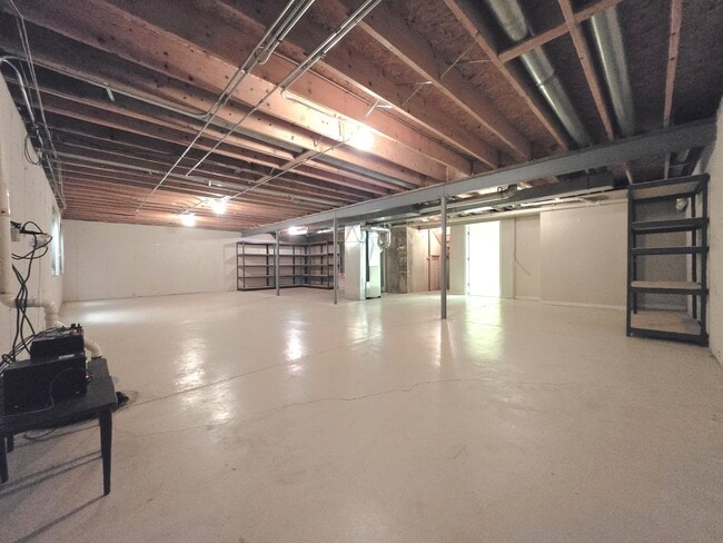 Building Photo - 713 Alsace Ct