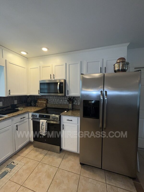 Building Photo - 202 Pondella Dr
