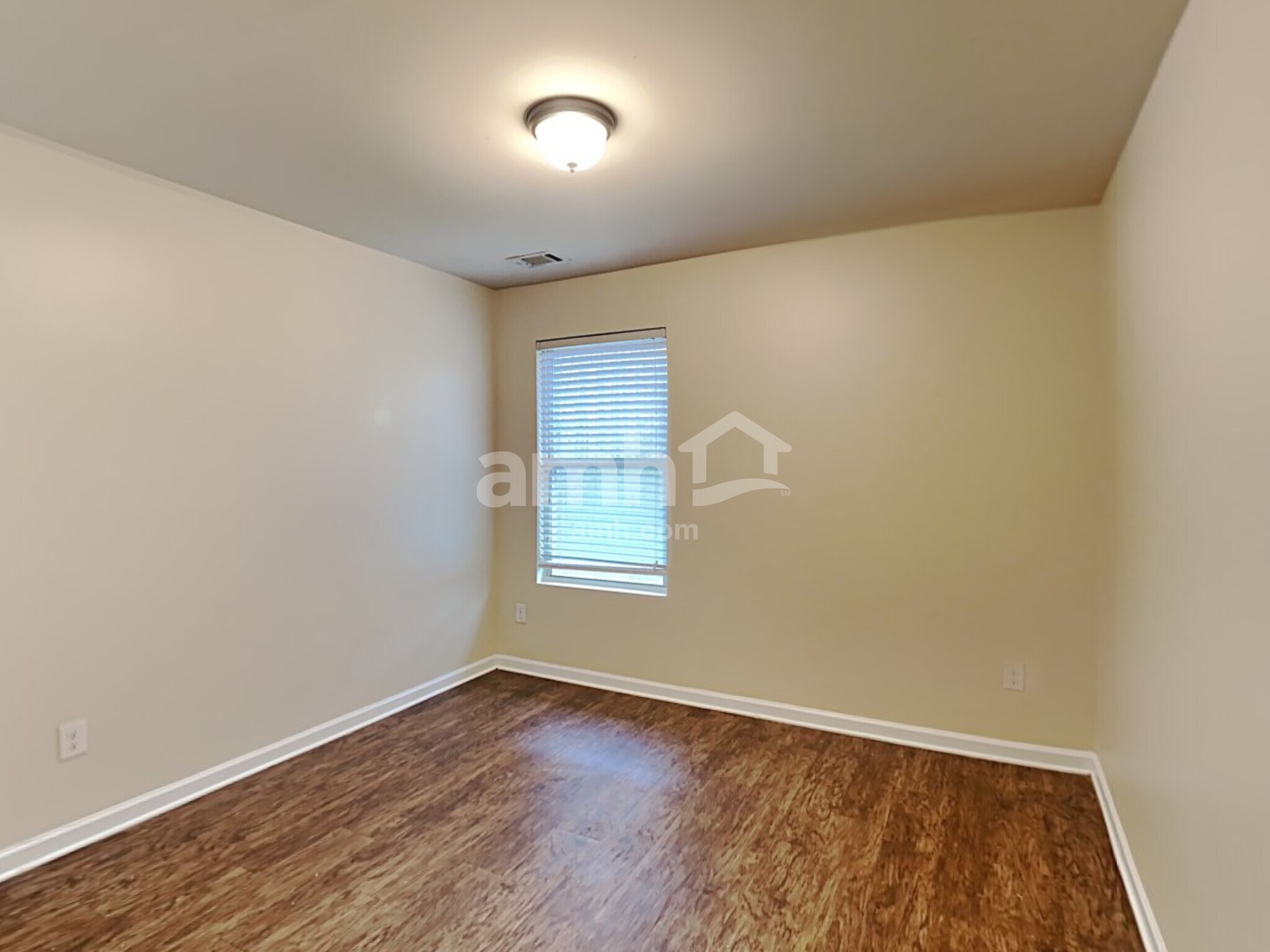 Building Photo - 3525 Mica Cir SE