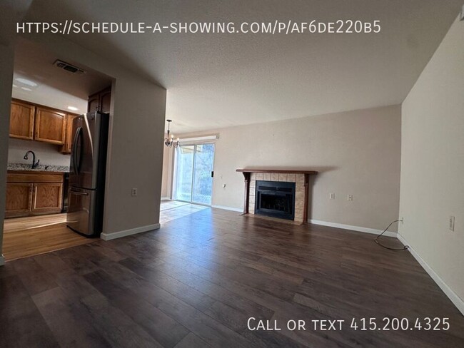 Building Photo - Stunning Rental in the Heart of Fair Oaks!