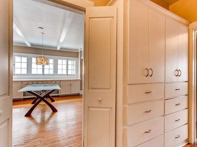 Building Photo - Charming Cheesman Park Duplex | 2 Bed / 2 Bath | Large Yard + Deck