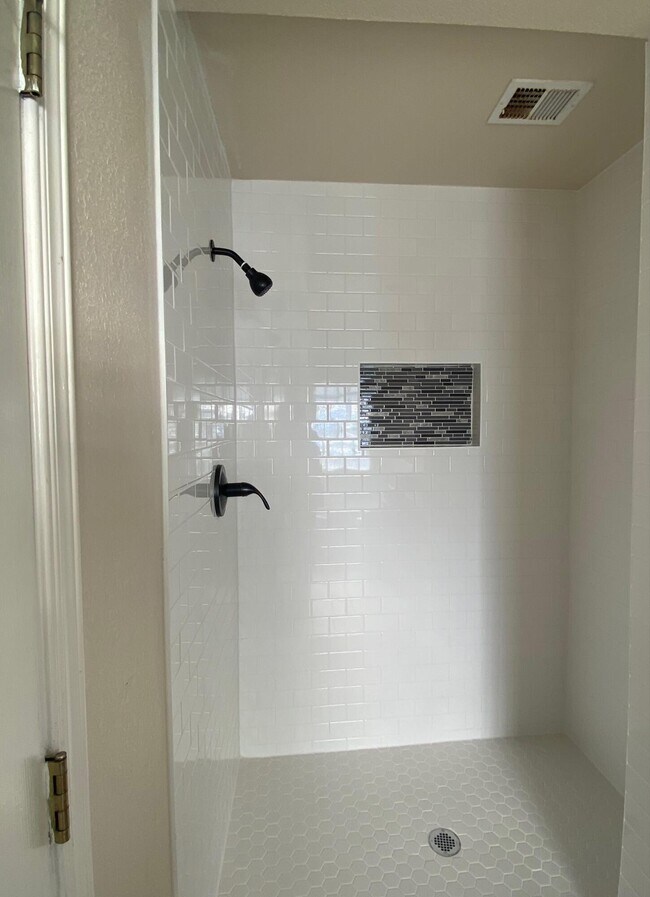 Building Photo - 12385 Paseo Alegre Dr